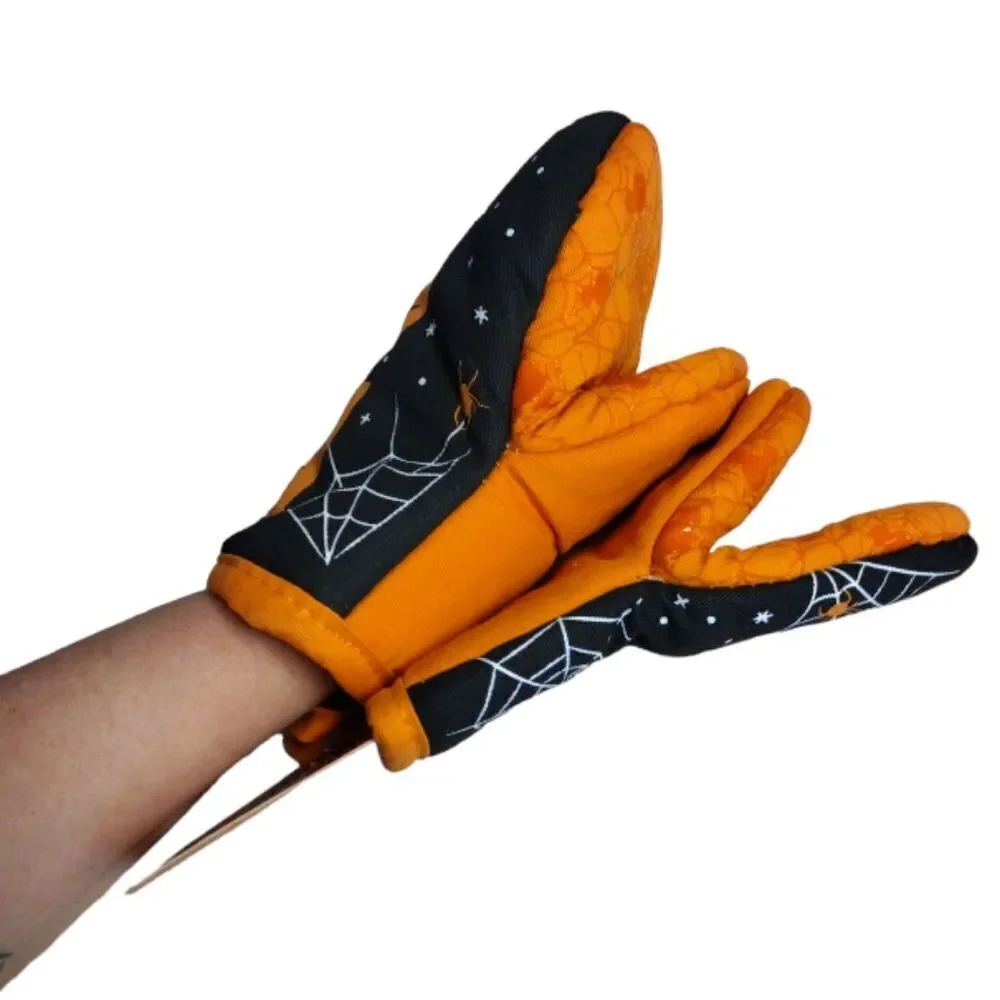 Disney Minnie Mouse Halloween BOO Prints 2 Pack Mini Oven Mitts NWT